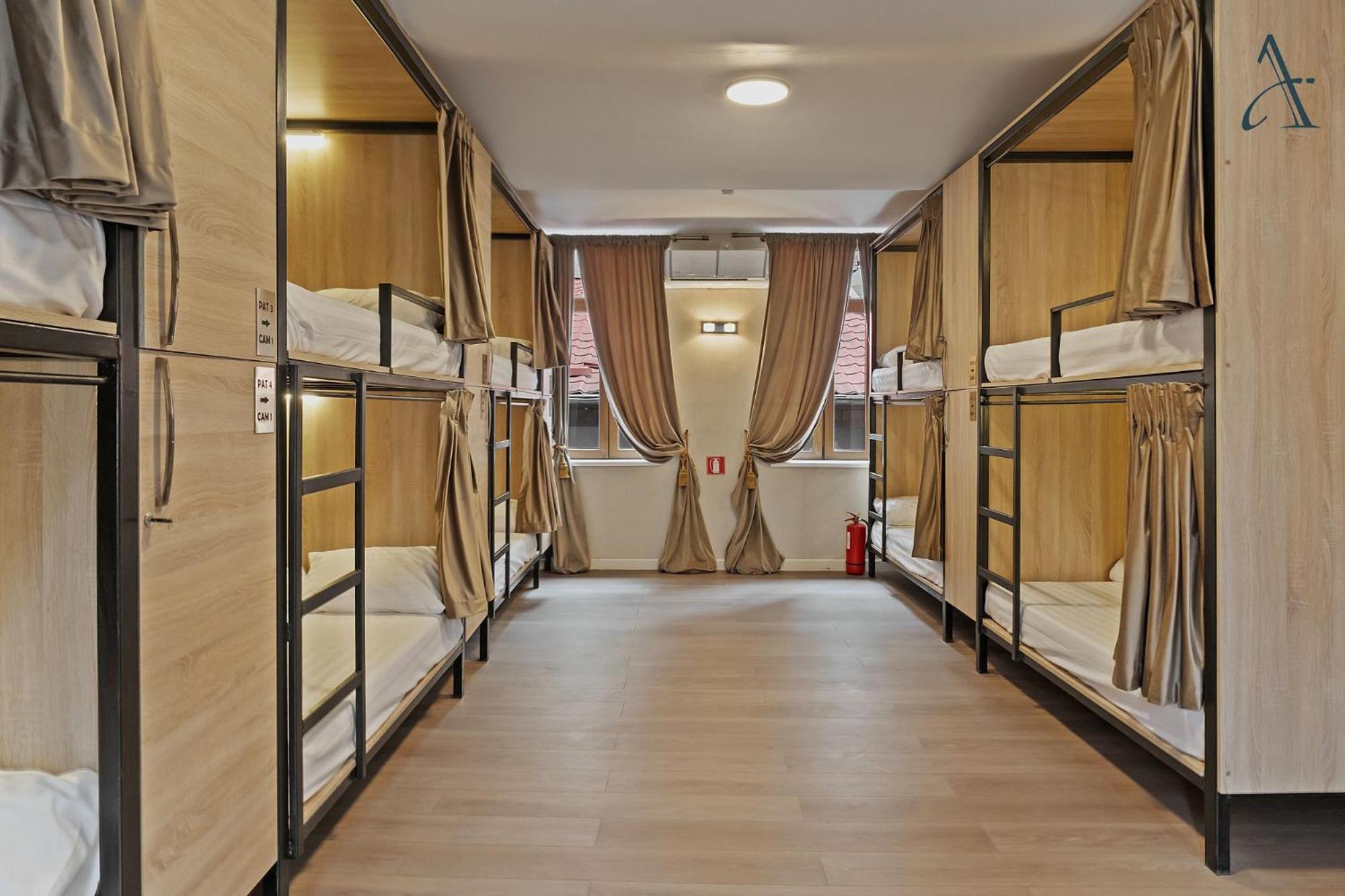 Ramana Garden Hostel - Self-Service Accommodation Bucureşti Exterior foto